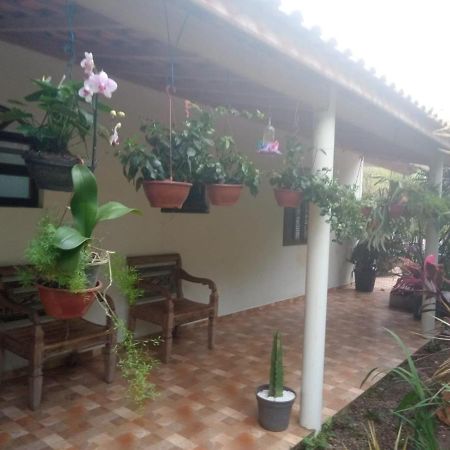 Suites Proximo Ao Rio Jaguareguava Em ברטיוגה מראה חיצוני תמונה