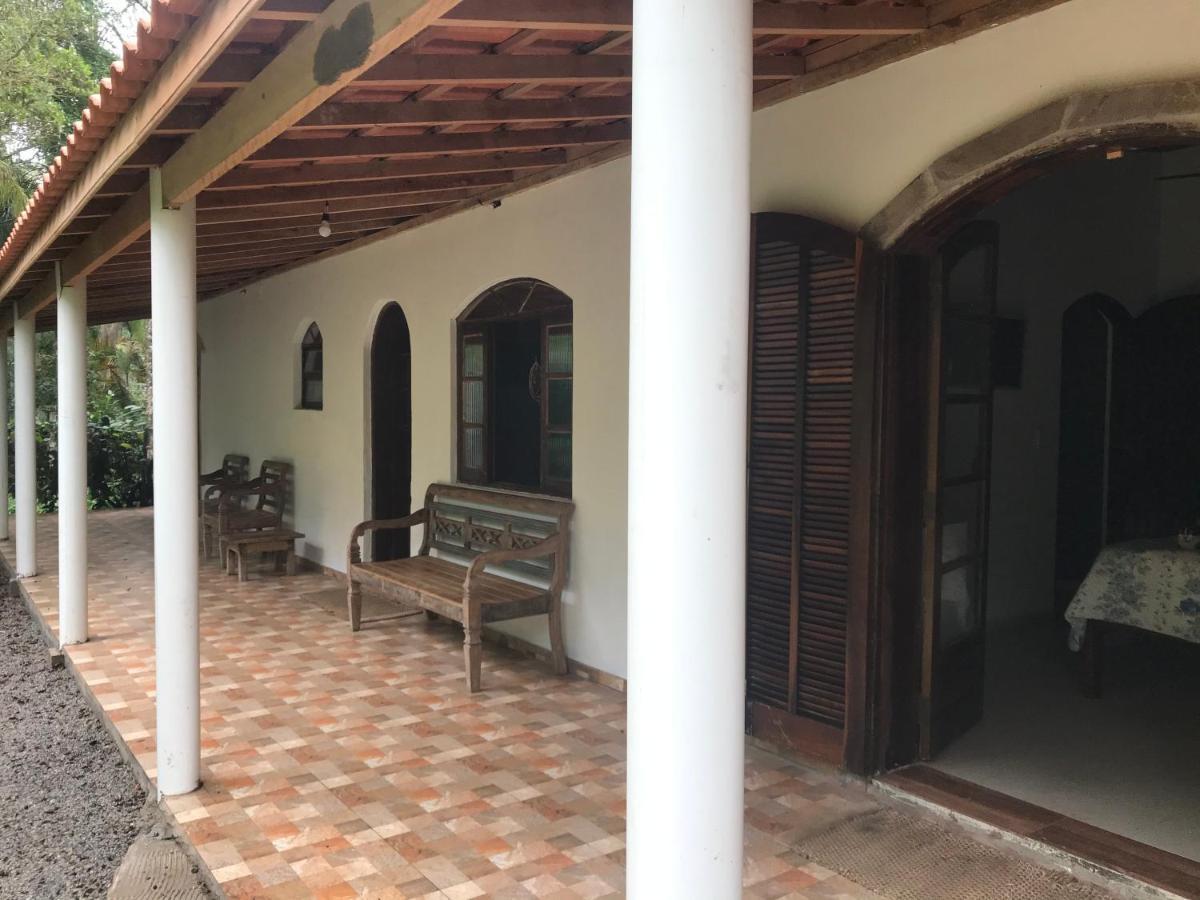 Suites Proximo Ao Rio Jaguareguava Em ברטיוגה מראה חיצוני תמונה