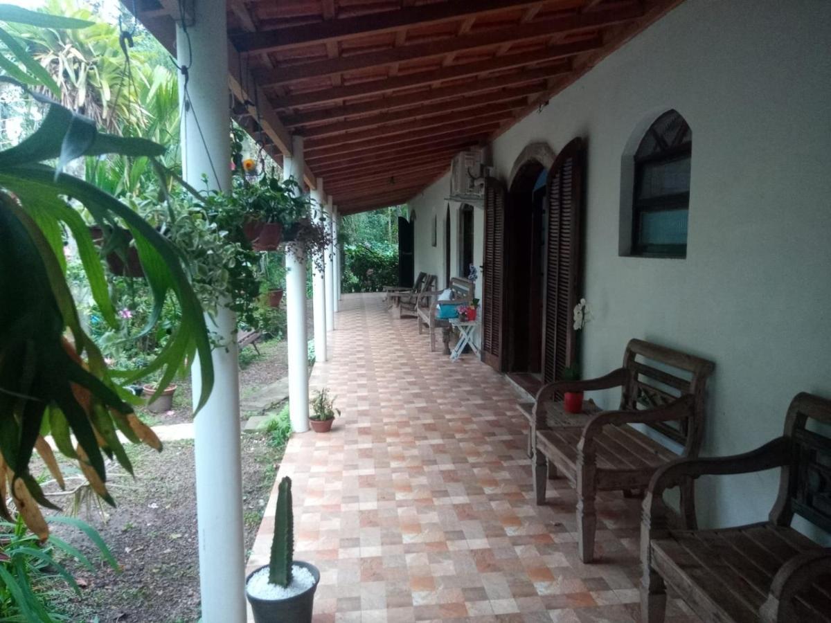 Suites Proximo Ao Rio Jaguareguava Em ברטיוגה מראה חיצוני תמונה